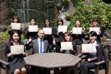 今年の奨学金受賞者、Very Well Done！