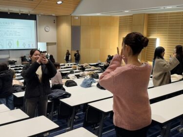 授業紹介【メディアをみる目】写真家から学ぶスマホカメラを使った撮影技法