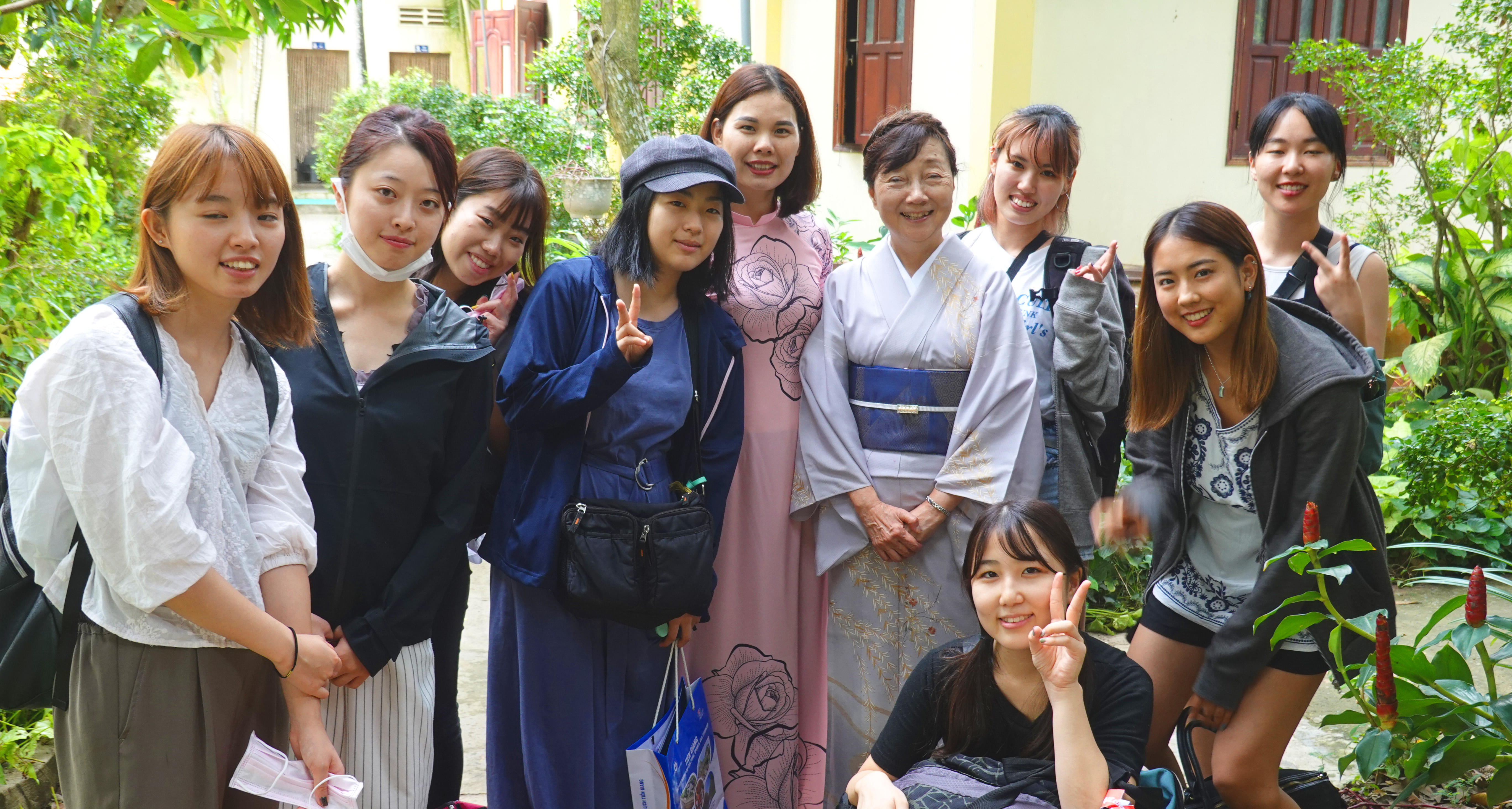 昭和女子大学国際学科ベトナム留学生8名がハノイから参加 昭和女子大学 国際文化研究所 昭和女子大学