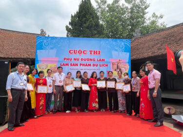 ドンラム村観光再開に向けアオザイ祭り・アオザイデザインコンペ開催